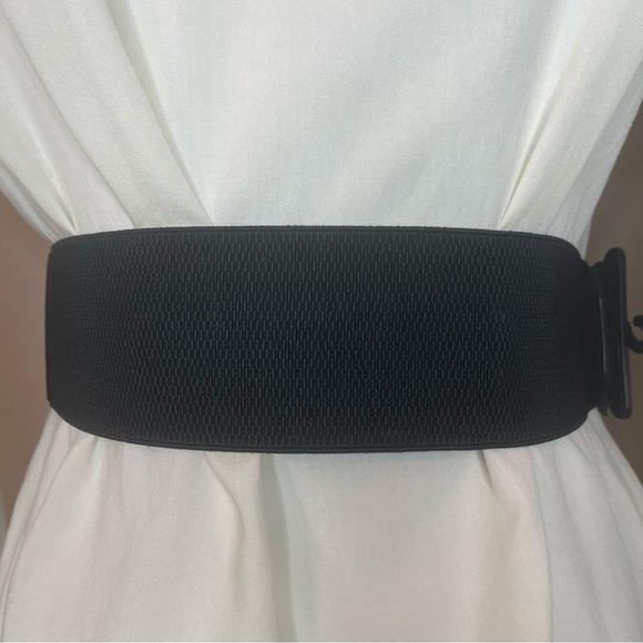 Black elastic waistband belt with gold tone buckle - Picture 4 of 10